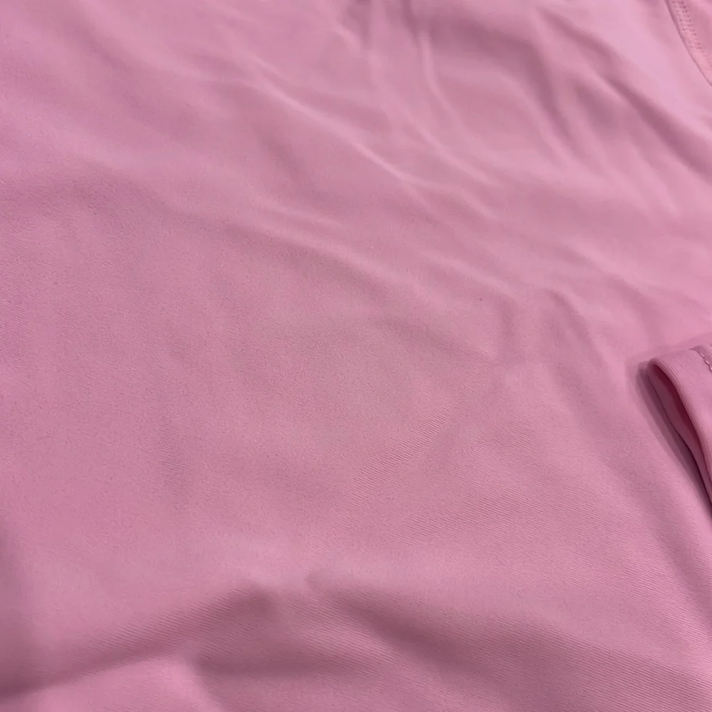 🦄5/25 Pink Rash guard - Picture 3 of 4
